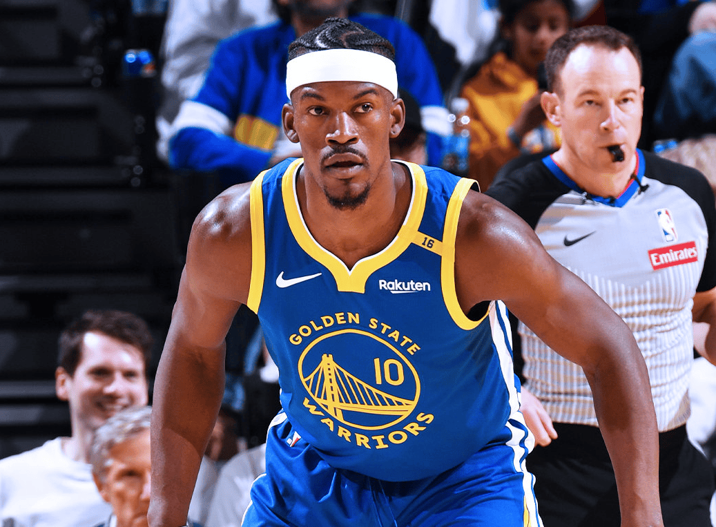 九游娱乐-莱万多夫斯基重要时刻锐不可当，勇士带队取胜！