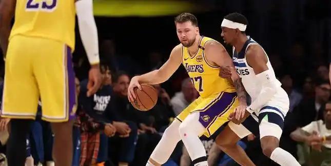 九游-关于反败为胜引发热议！，东契奇在湖人比赛中比赛局势复杂引发球迷热议的信息