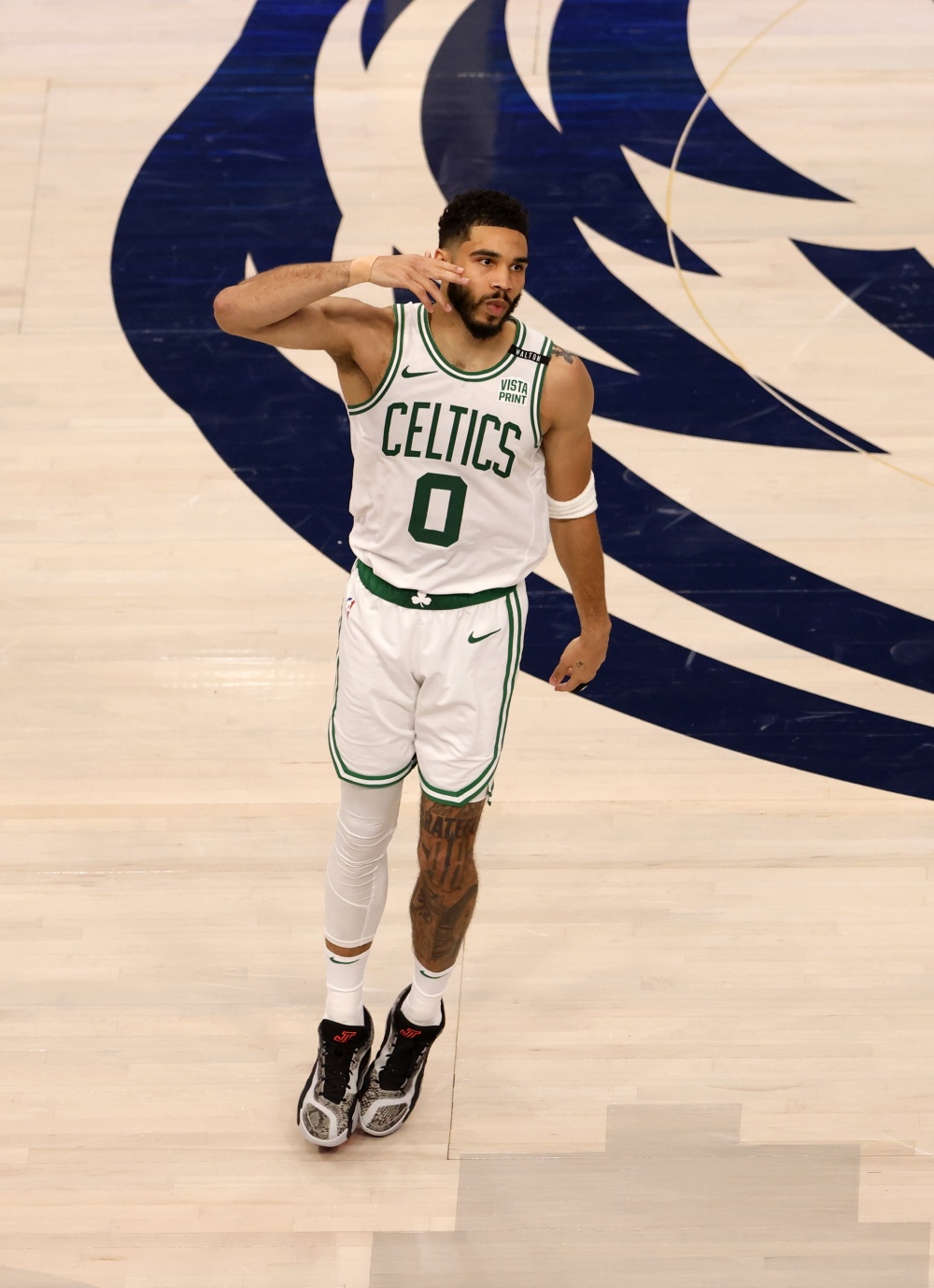 九游娱乐- 塔图姆60分回放 